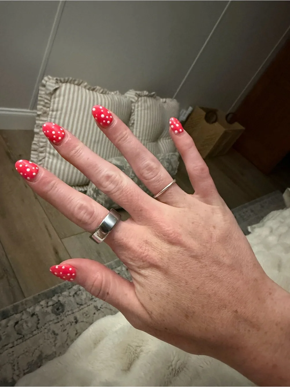 Oura Smart Ring — Polished Silver Finish